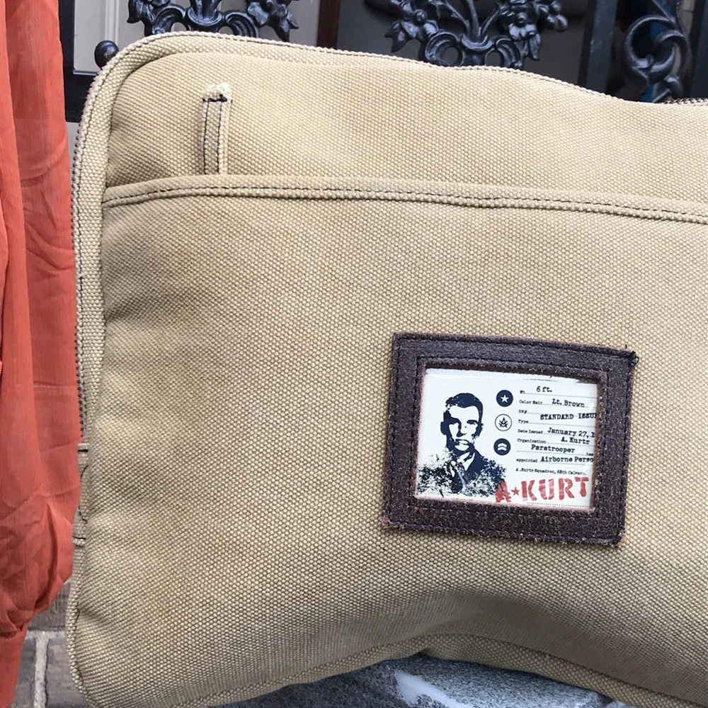 🚨B2G1 New A KURTZ Khaki Tan Canvas Laptop Case